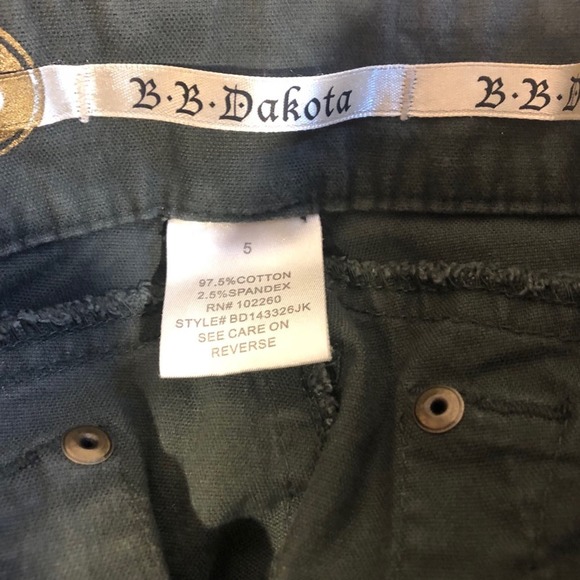 BB Dakota Green Cropped Pants Buttons Down the Leg Size 5 - Picture 6 of 7